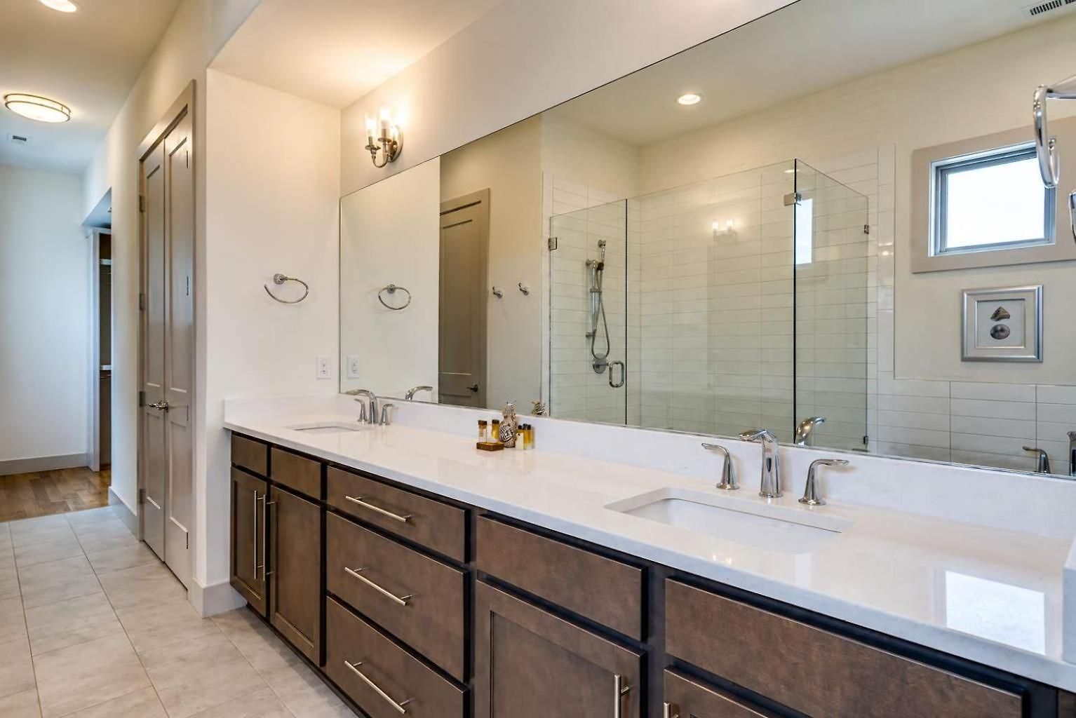 Getaway Walk To Broadway & Vandy Holiday home *