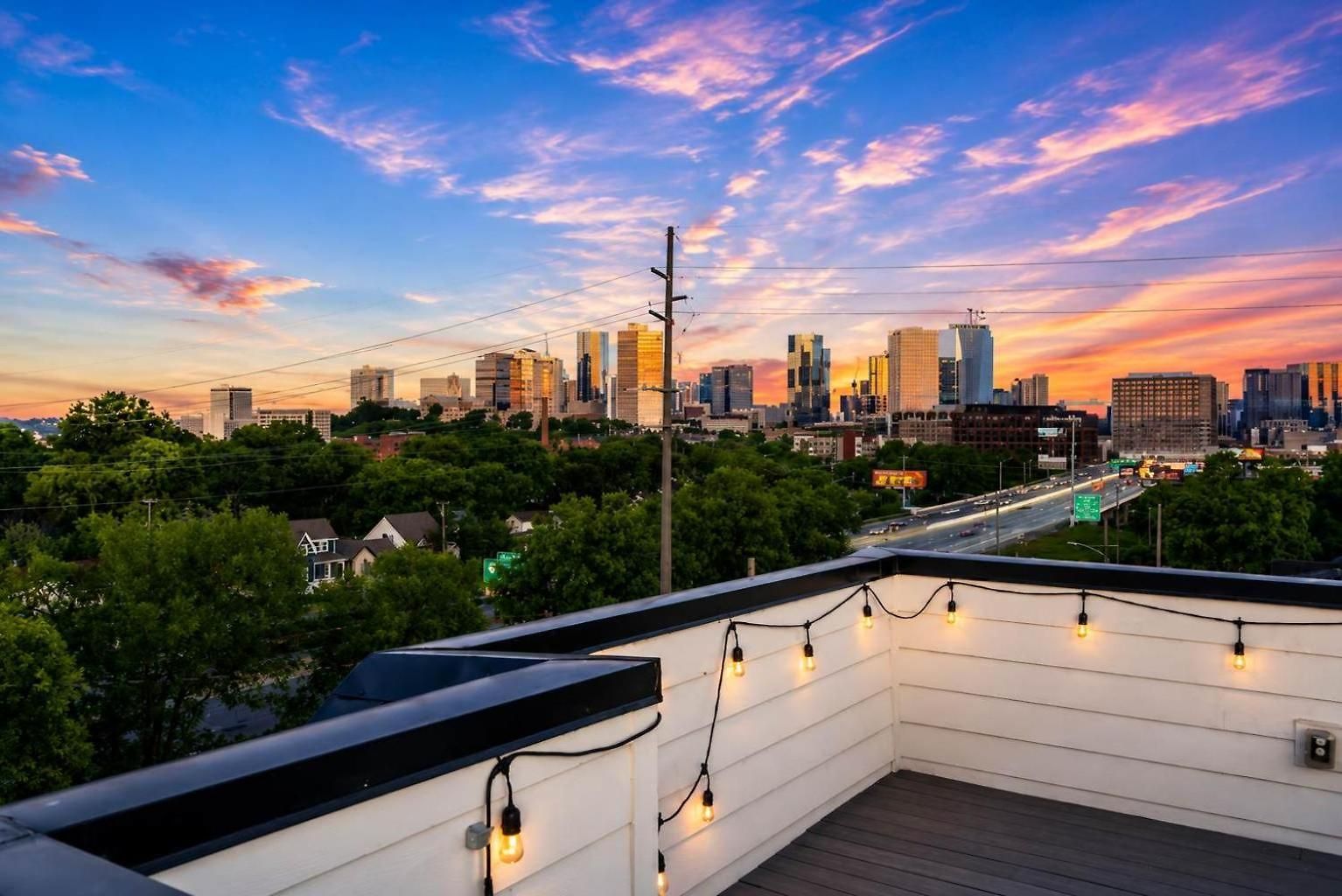 Nashville Escape Skyline Views Minutes To Broadway Holiday home *