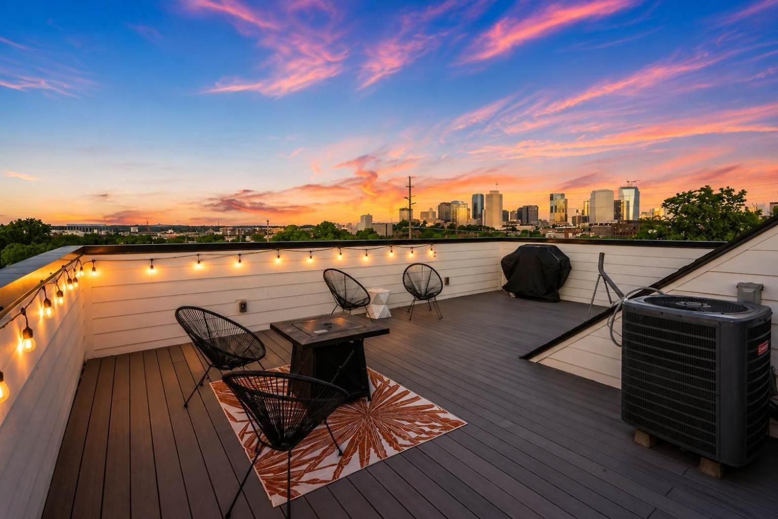 Nashville Escape Skyline Views Minutes To Broadway Holiday home *
