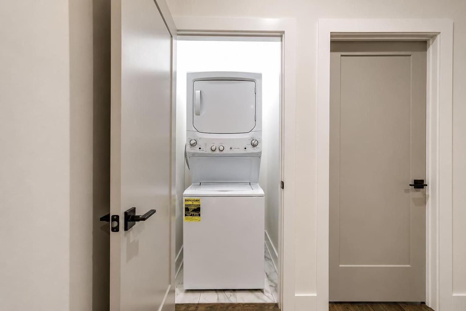 2 New Homes Near Vandy & 3 Min To Bars Nashville