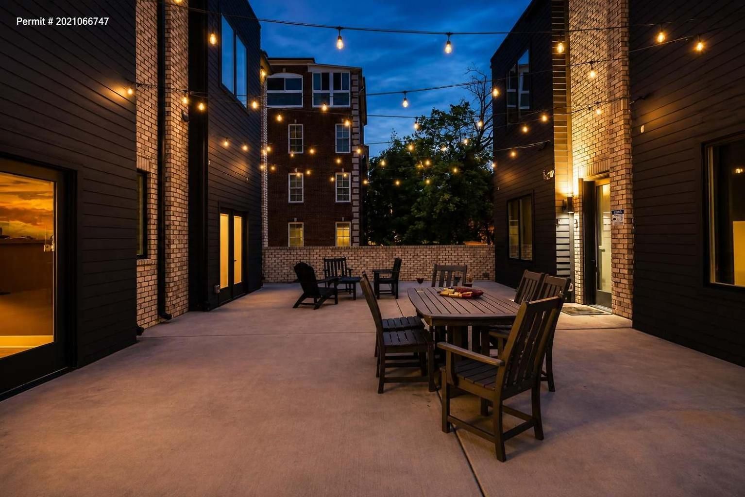 Holiday home Modern West End Oasis Rooftop Views