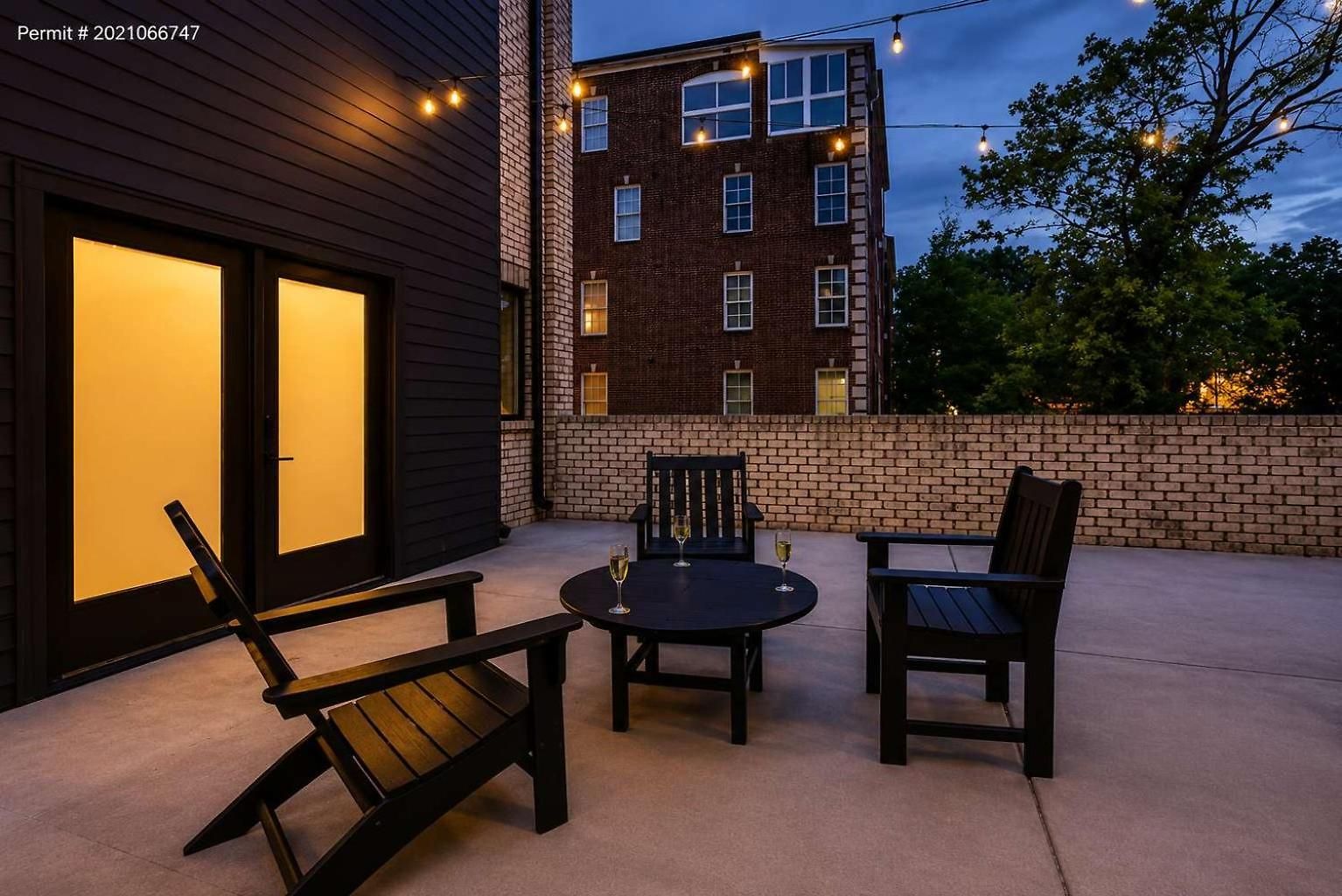 Modern West End Oasis Rooftop Views Holiday home *
