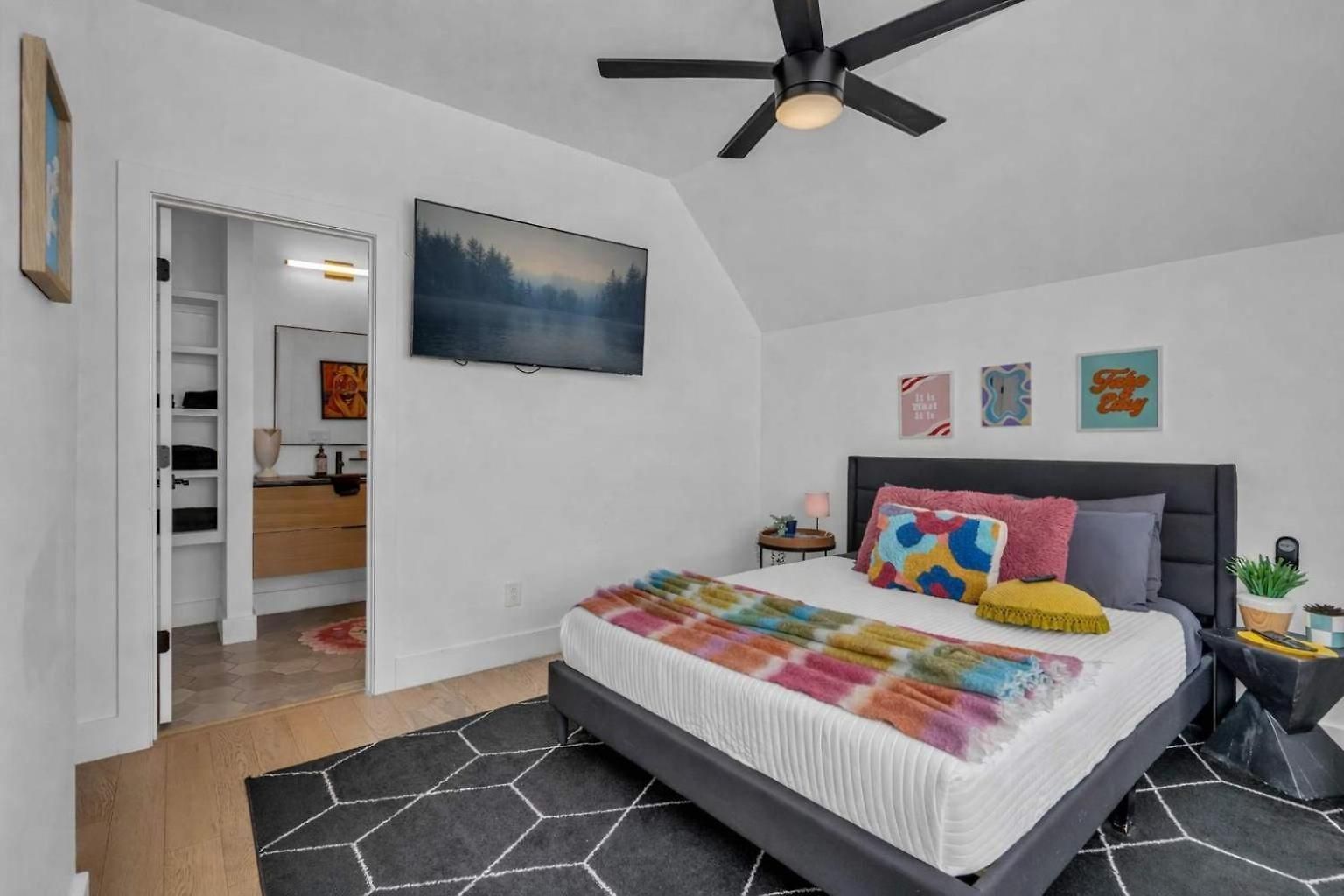 Group Friendly 2 Homes Sleeps 15 * Nashville