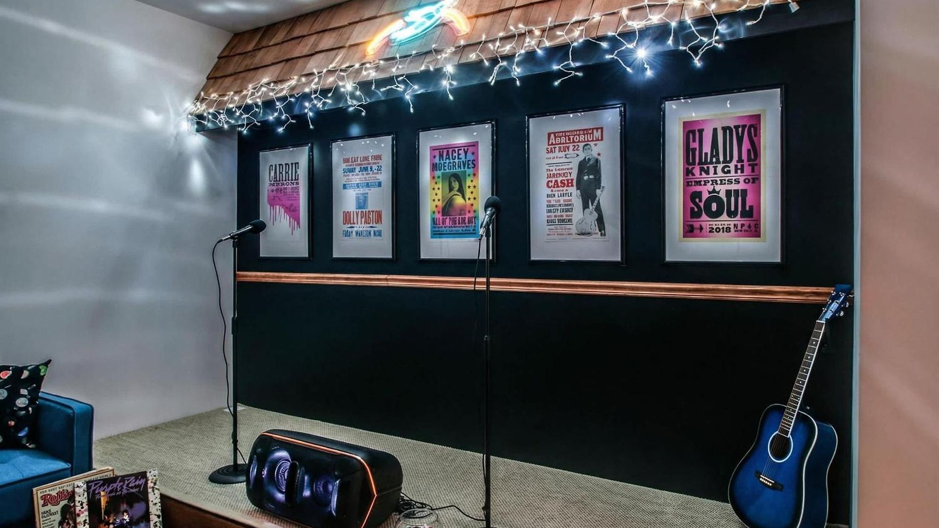 Rooftop Downtown Views - Bluebird Karaoke Nashville