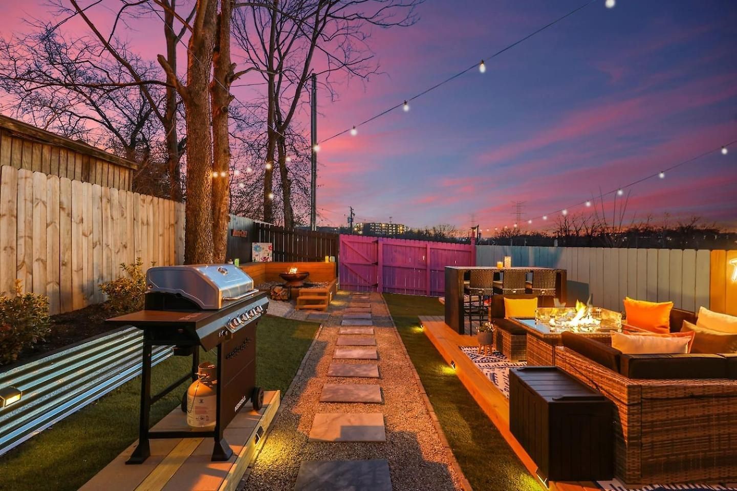 Group 1mi-downtown Hot Tub Outdoor Tv *