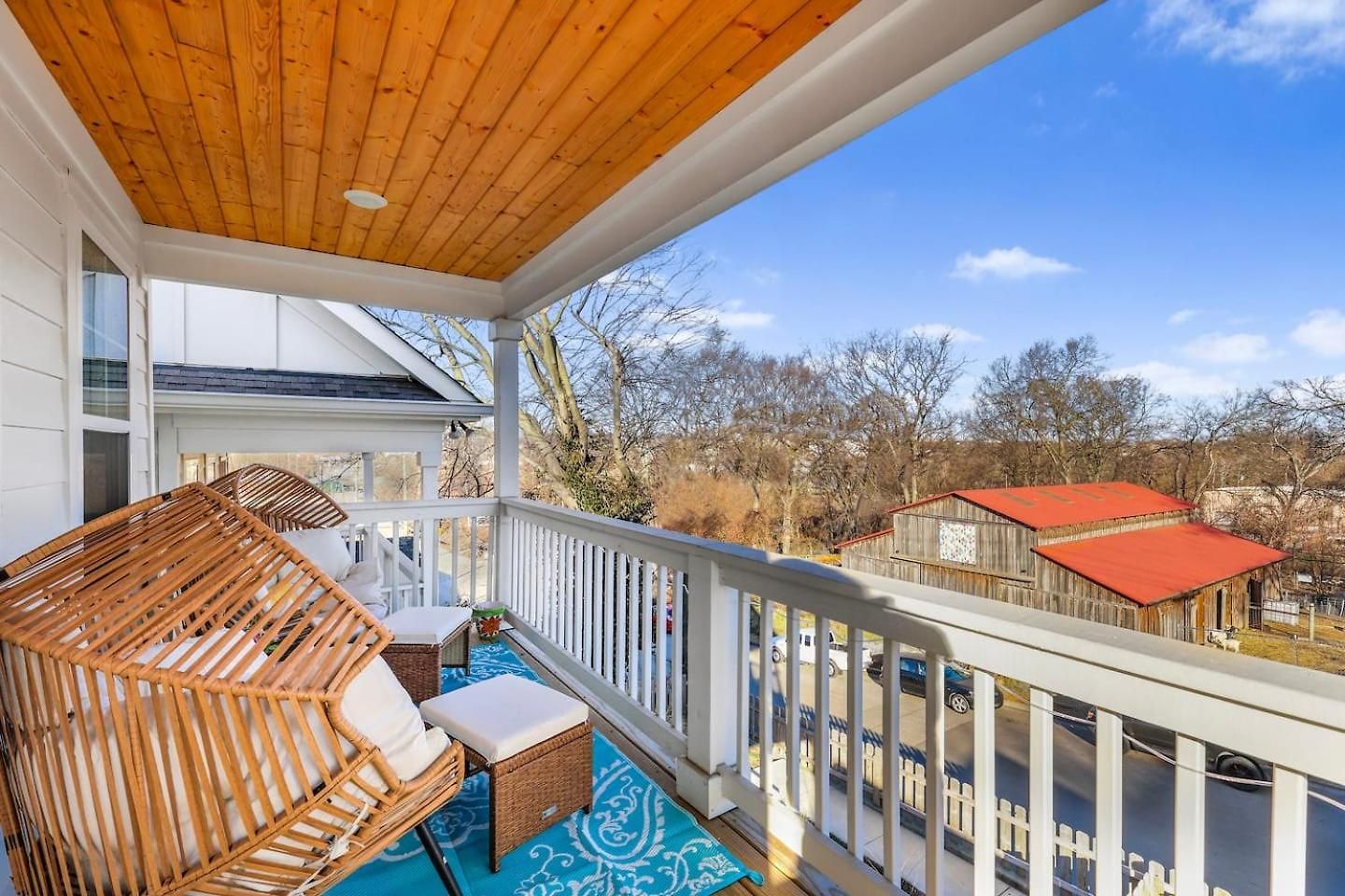 Holiday home Group 1mi-downtown Hot Tub Outdoor Tv