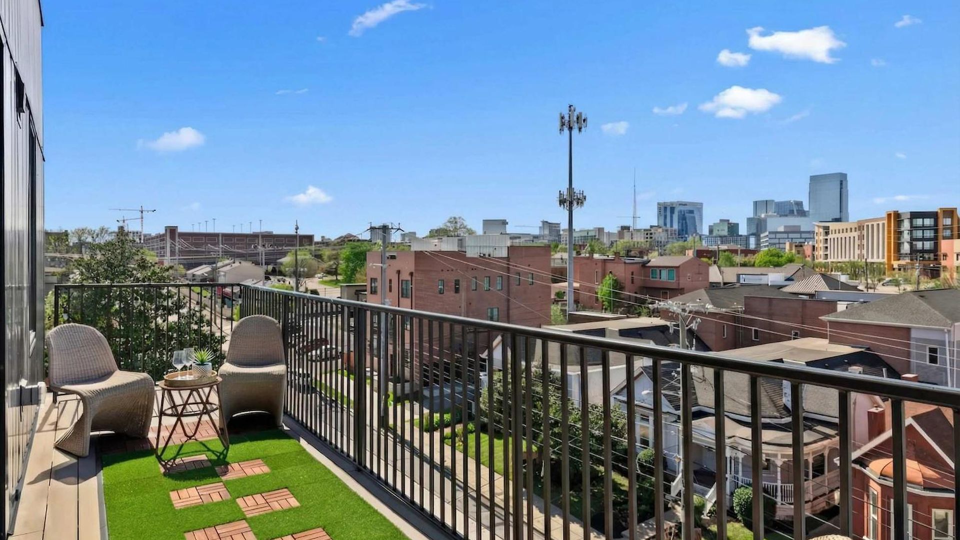 Apartment Rooftop Deck & Skyline Views Downtown Penthouse Nashville