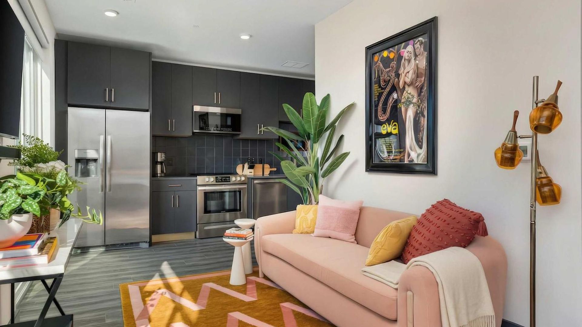 Bright Side - Penthouse & Rooftop Deck - Downtown Views Apartment