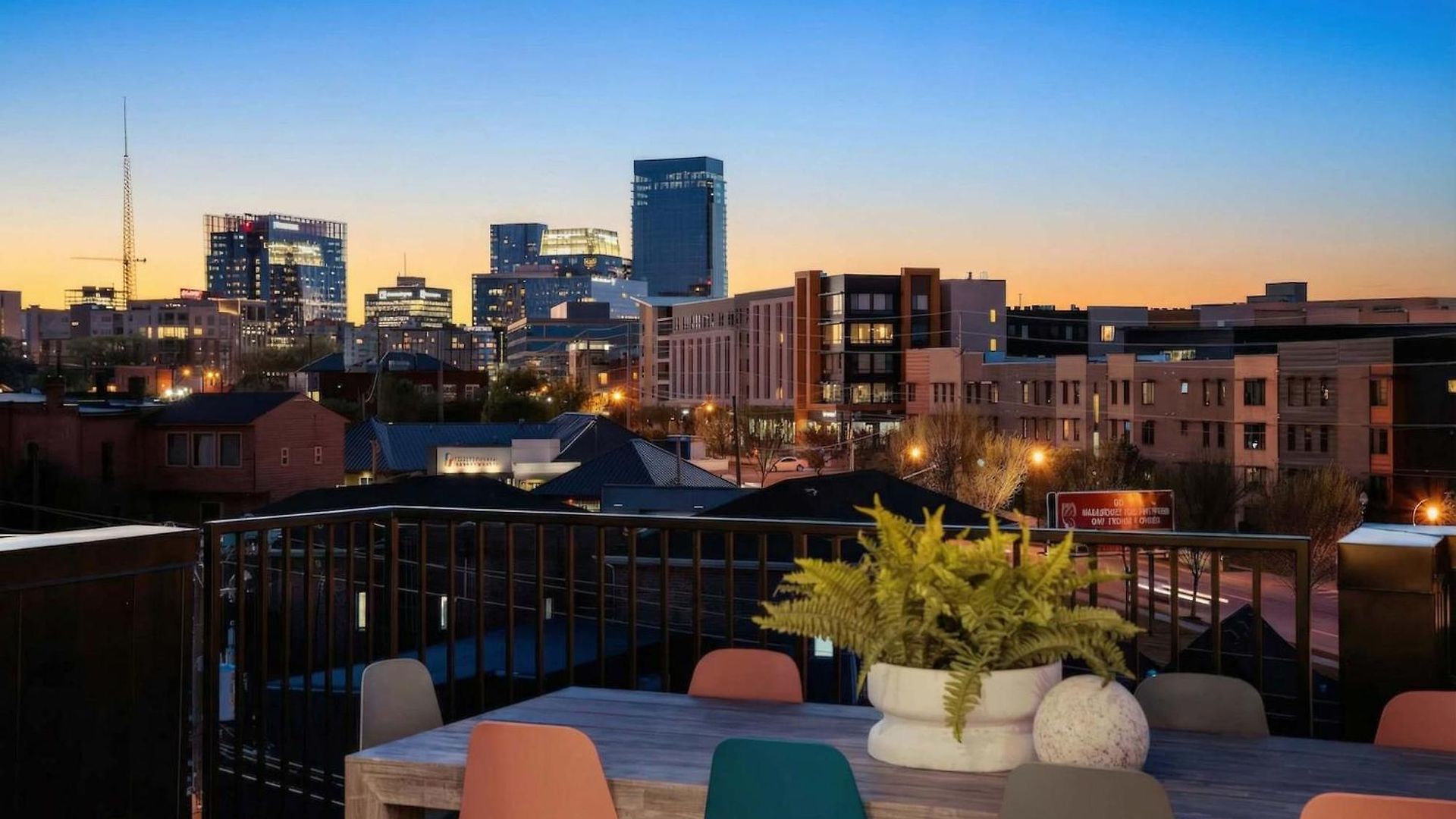 Apartment Bright Side - Penthouse & Rooftop Deck - Downtown Views