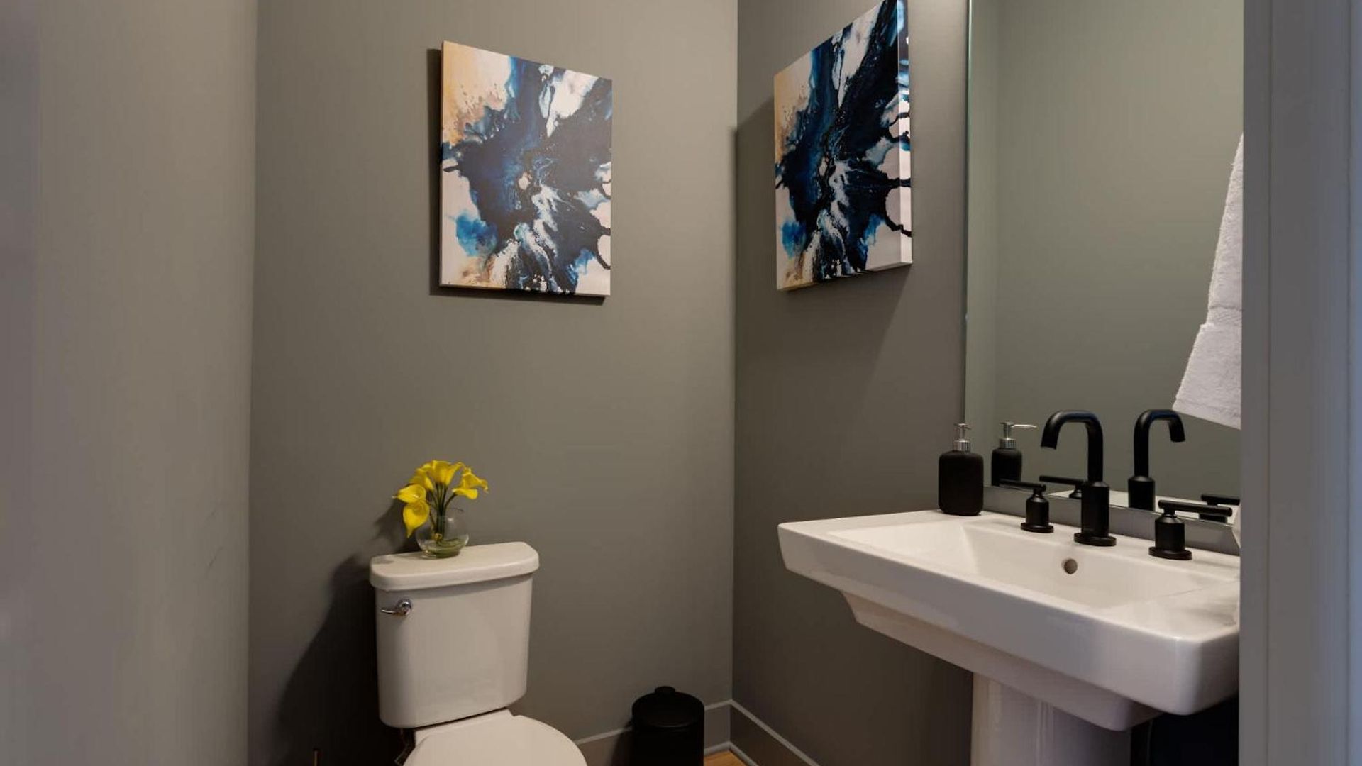 Holiday home 4br Retreat For 12 W Balcony Mins To Broadway Nashville