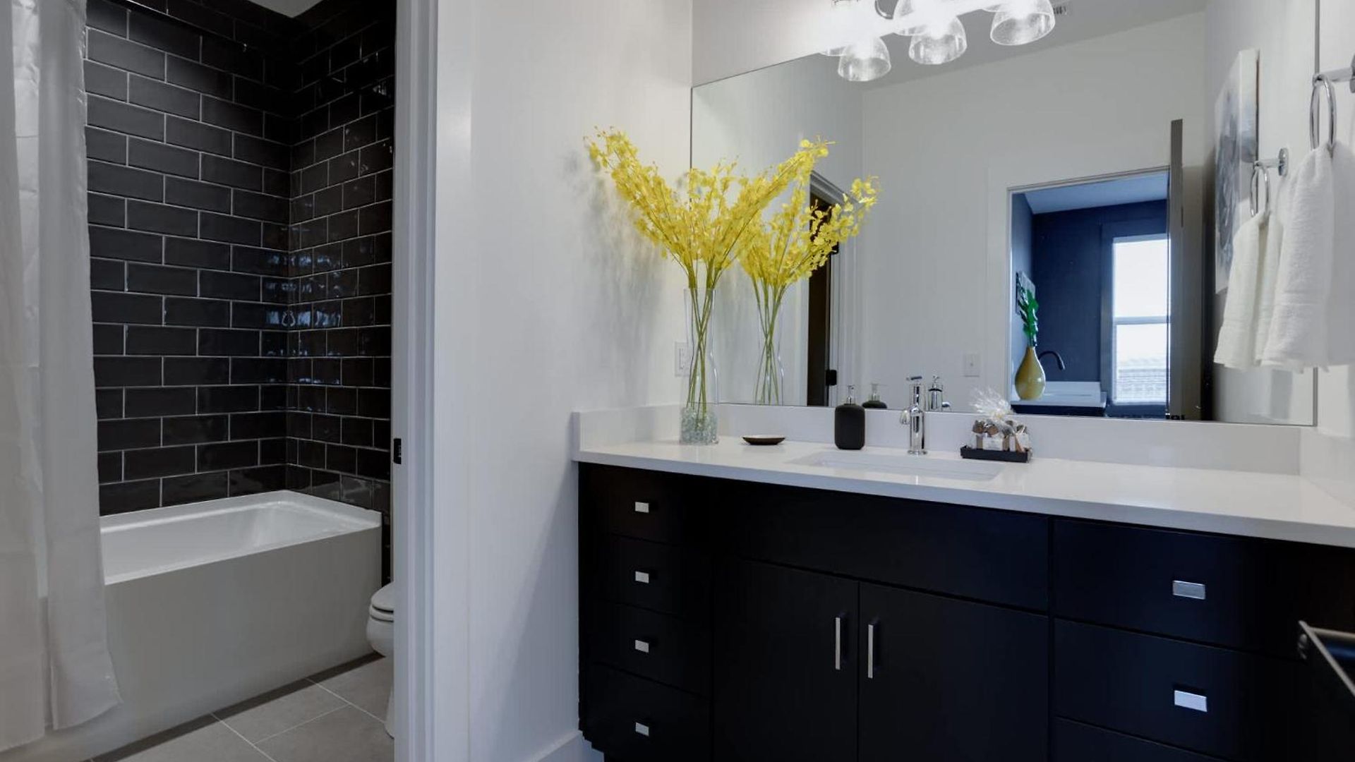 4br Retreat For 12 W Balcony Mins To Broadway *