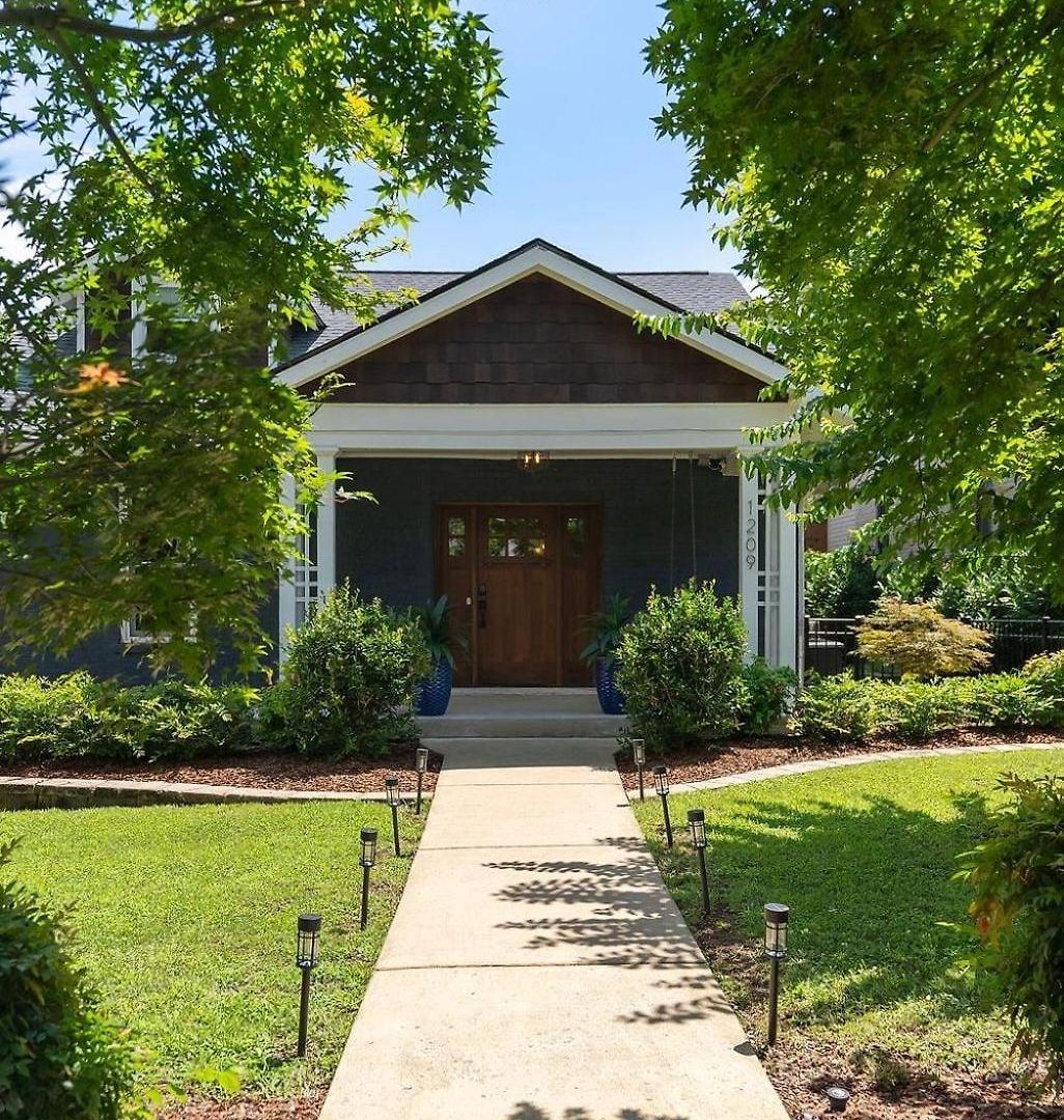 The Magnolia House *
