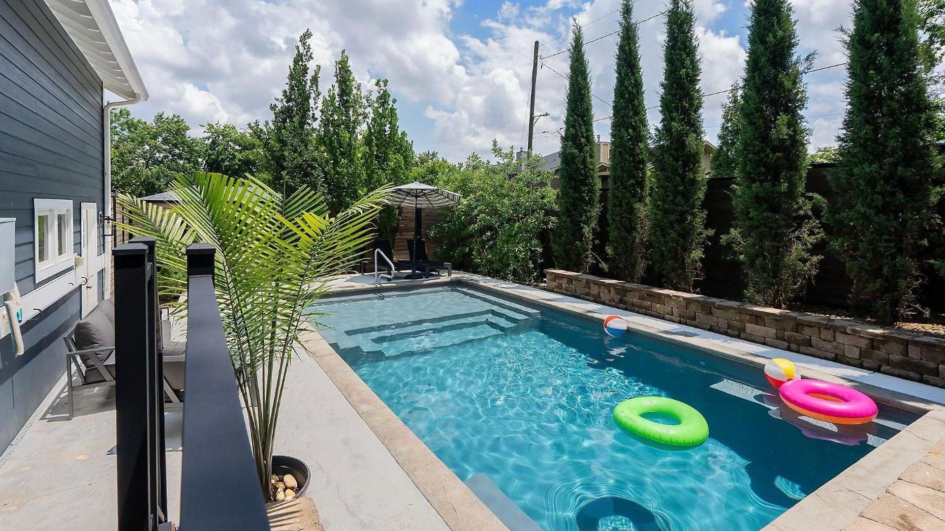 The Magnolia House *