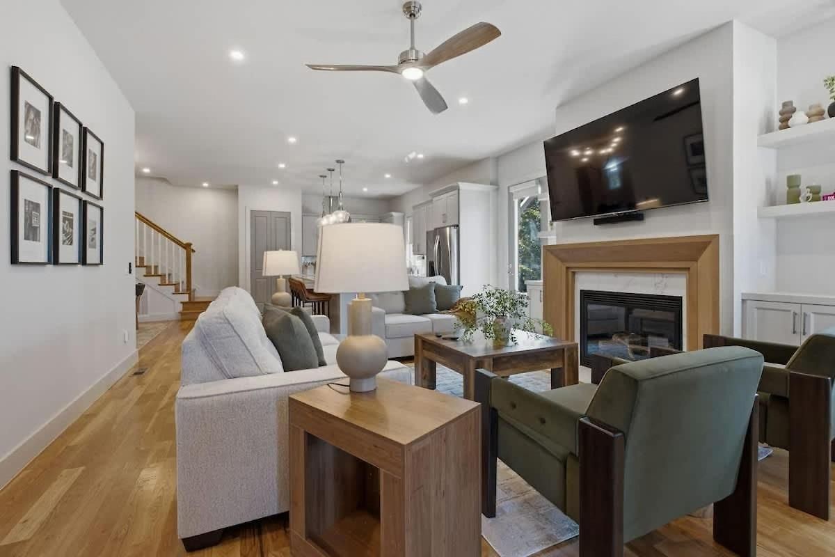 Walk To Germantown Game Minutes To Broadway Holiday home *