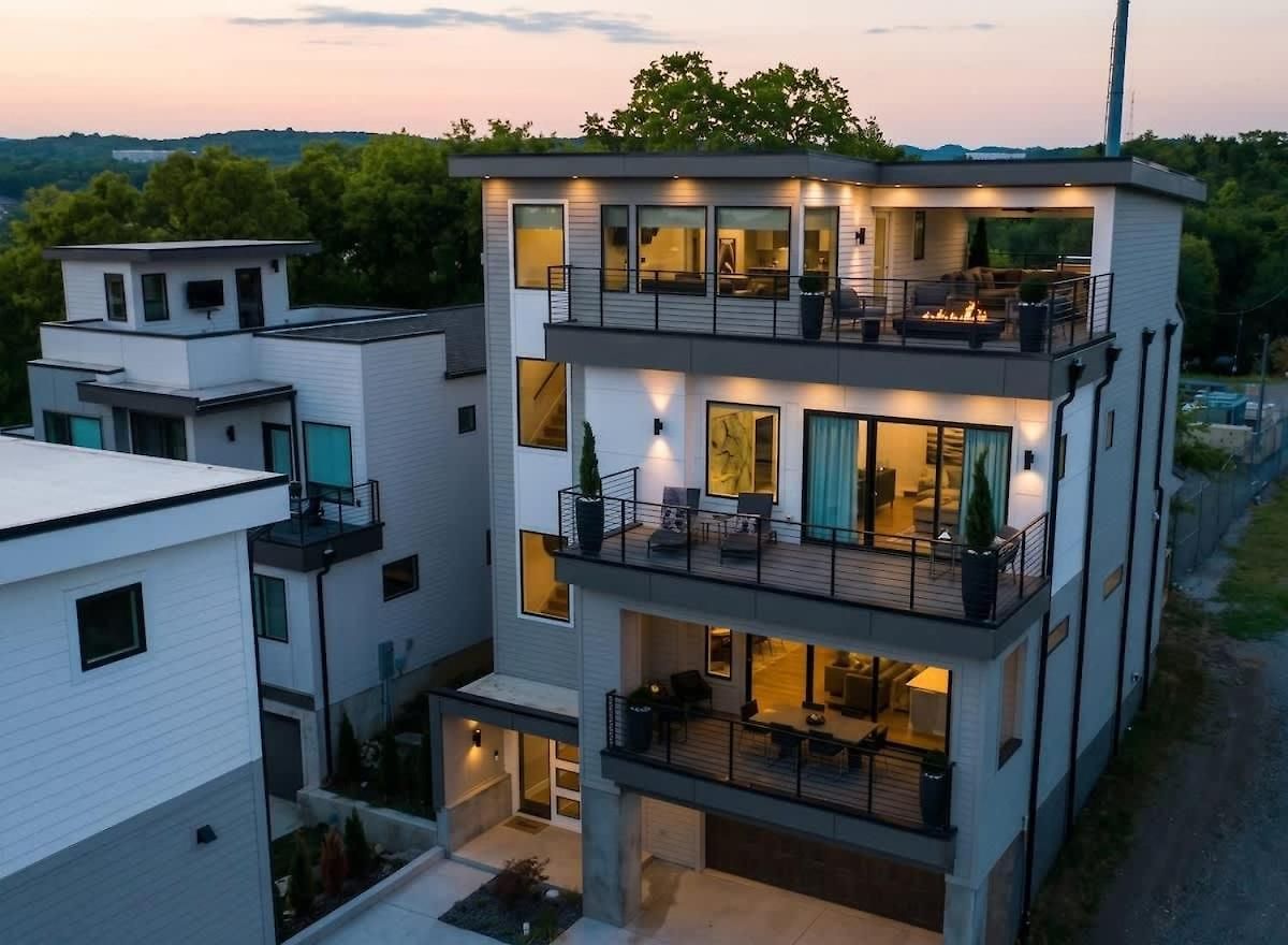 2 Ultra Lux Homes Sleeps 24 Hot Tub & Rooftops * Nashville