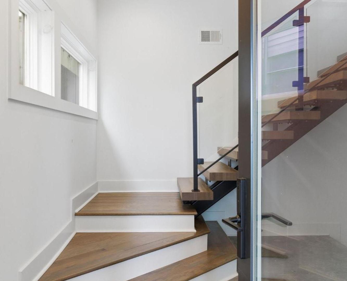 Elevated Luxury Skyline Views Near Broadway Holiday home Nashville