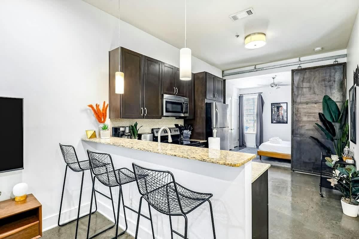 West End Retreat Near Vanderbilt & Park Nashville