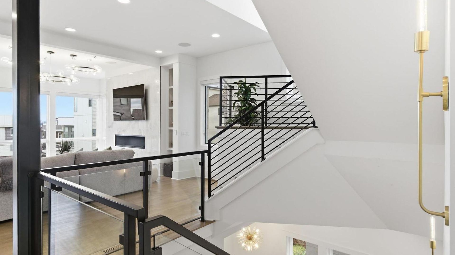Elevated Luxury Skyline Views Near Broadway Holiday home