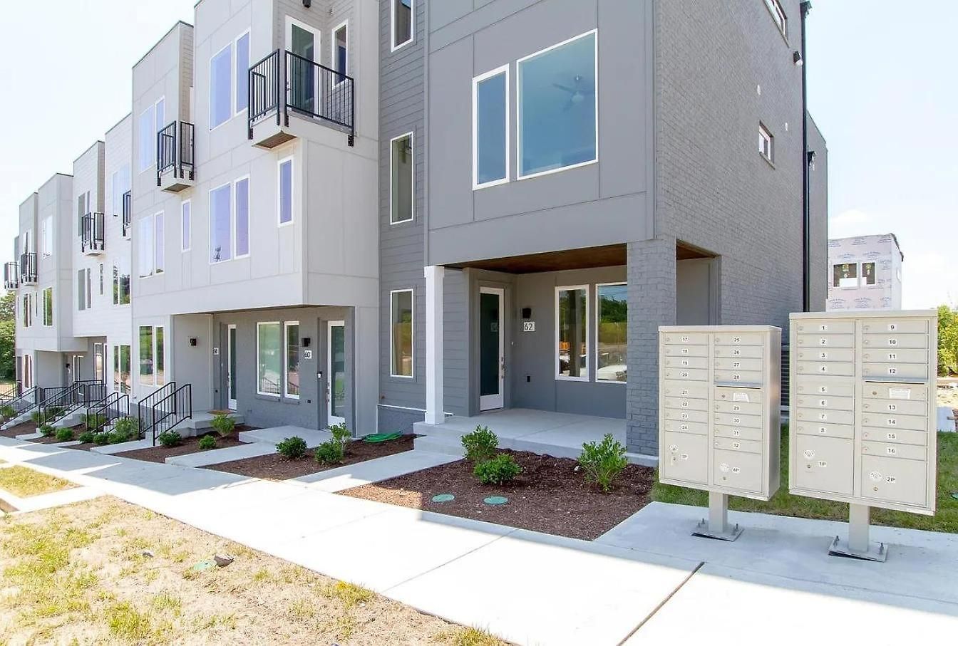Modern Skyline-view Townhome For Groups Up To 8