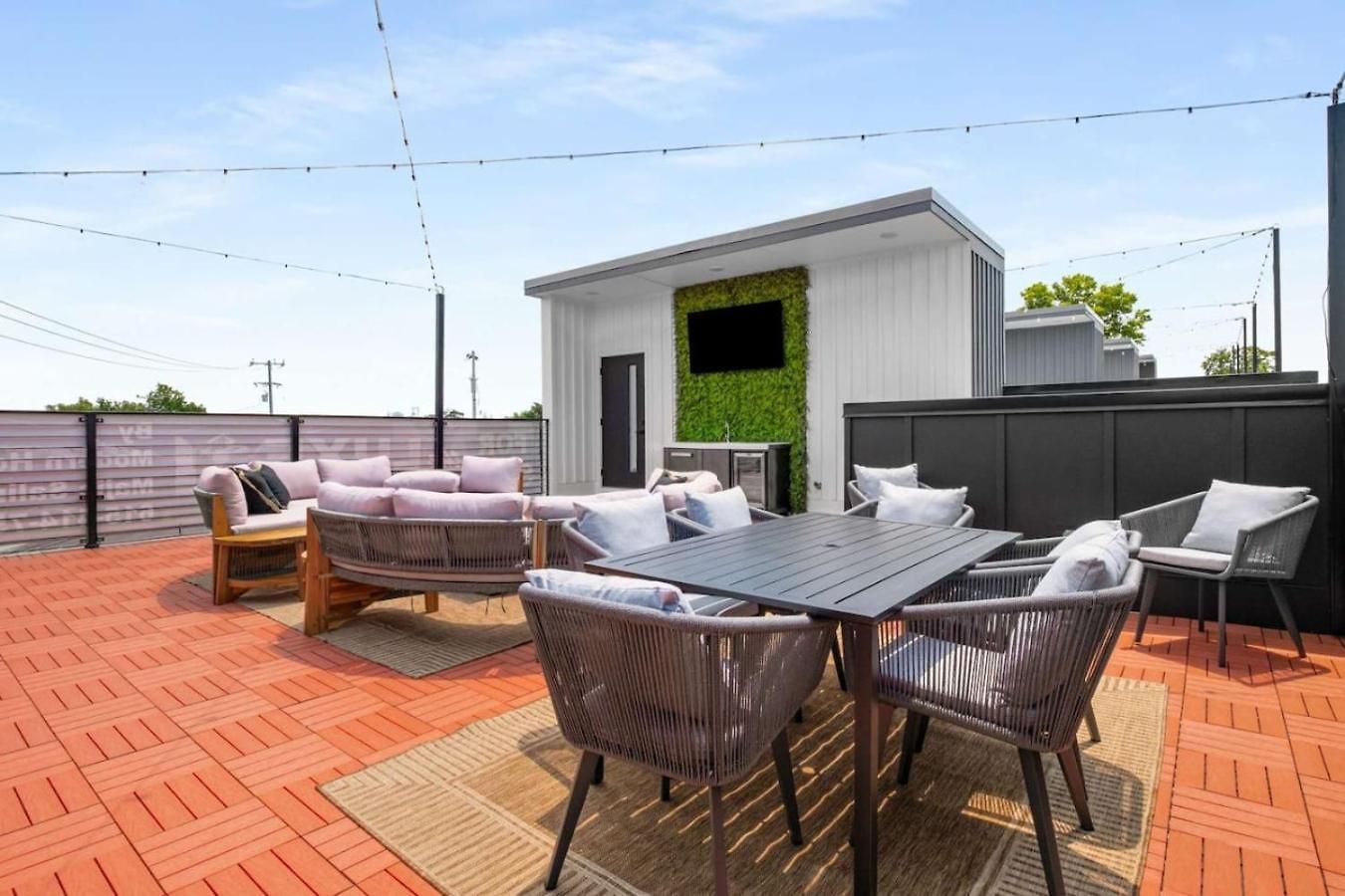 Luxury Living At Velvet And Vinyl Rooftop 6 Beds Holiday home Nashville