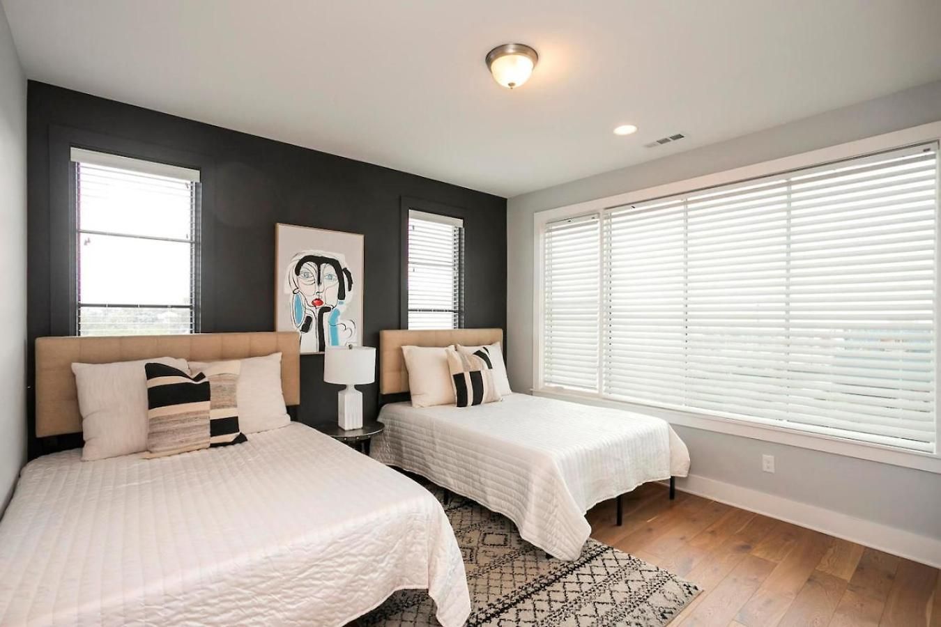 Downtown Modern, Rooftop Patio, Vanderbilt, 8 Beds Nashville