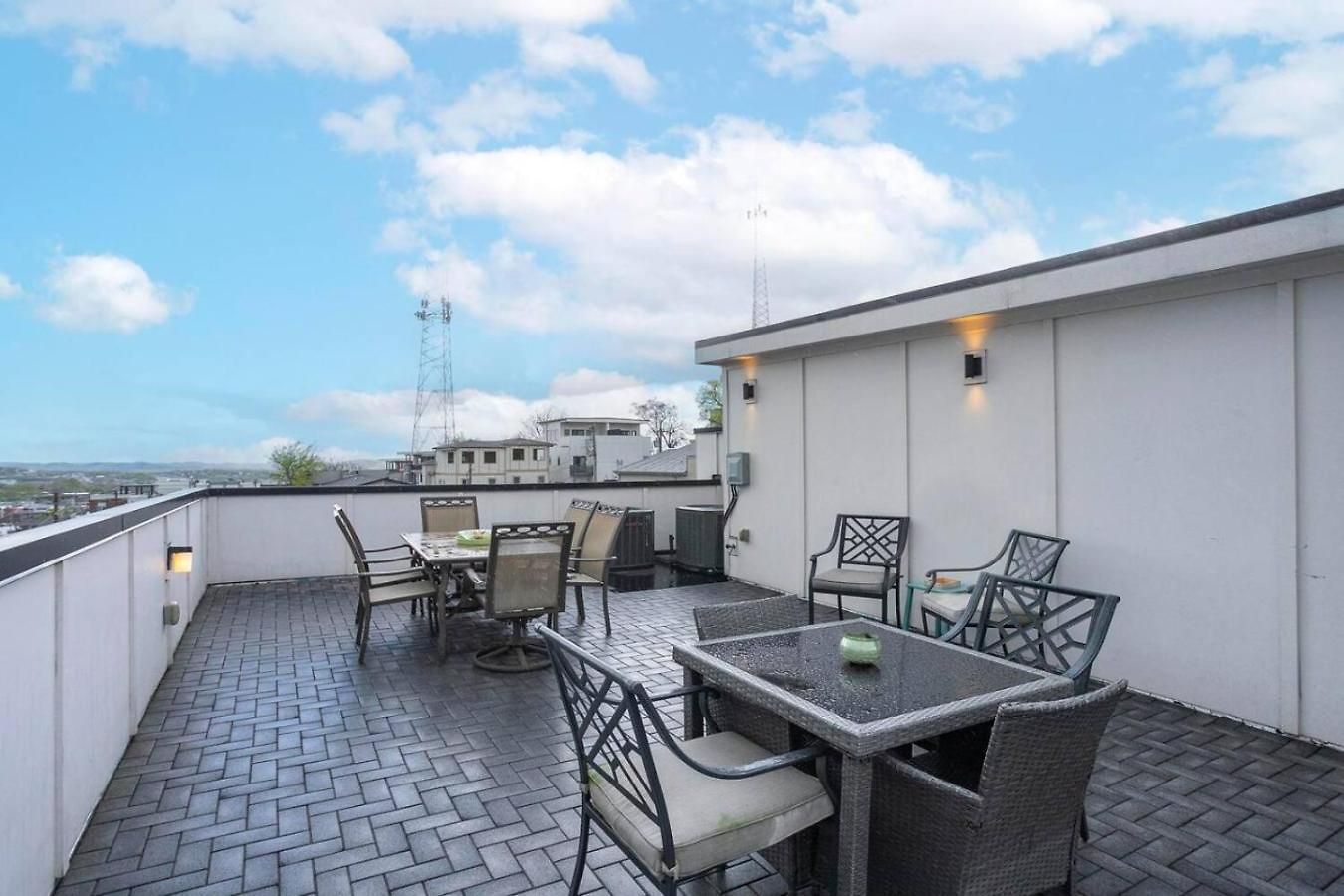 Holiday home Downtown Modern, Rooftop Patio, Vanderbilt, 8 Beds Nashville