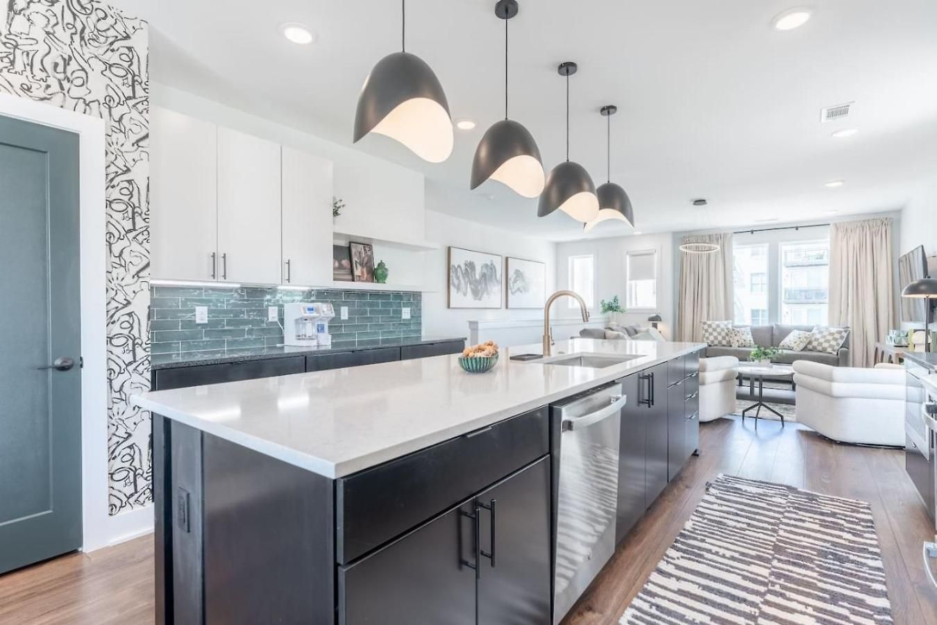 Holiday home Luxury Downtown Views - Rooftop - Hot Tub - Garage *