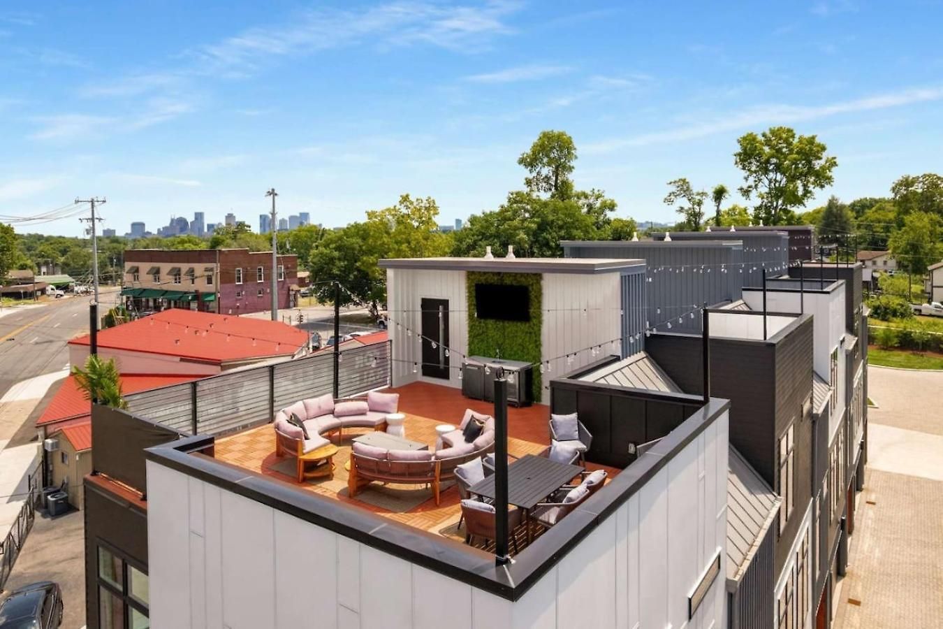 Luxury Living At Velvet And Vinyl Rooftop 6 Beds Holiday home