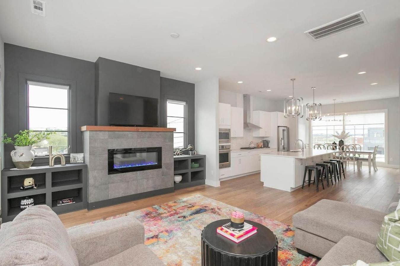 Downtown Modern, Rooftop Patio, Vanderbilt, 8 Beds