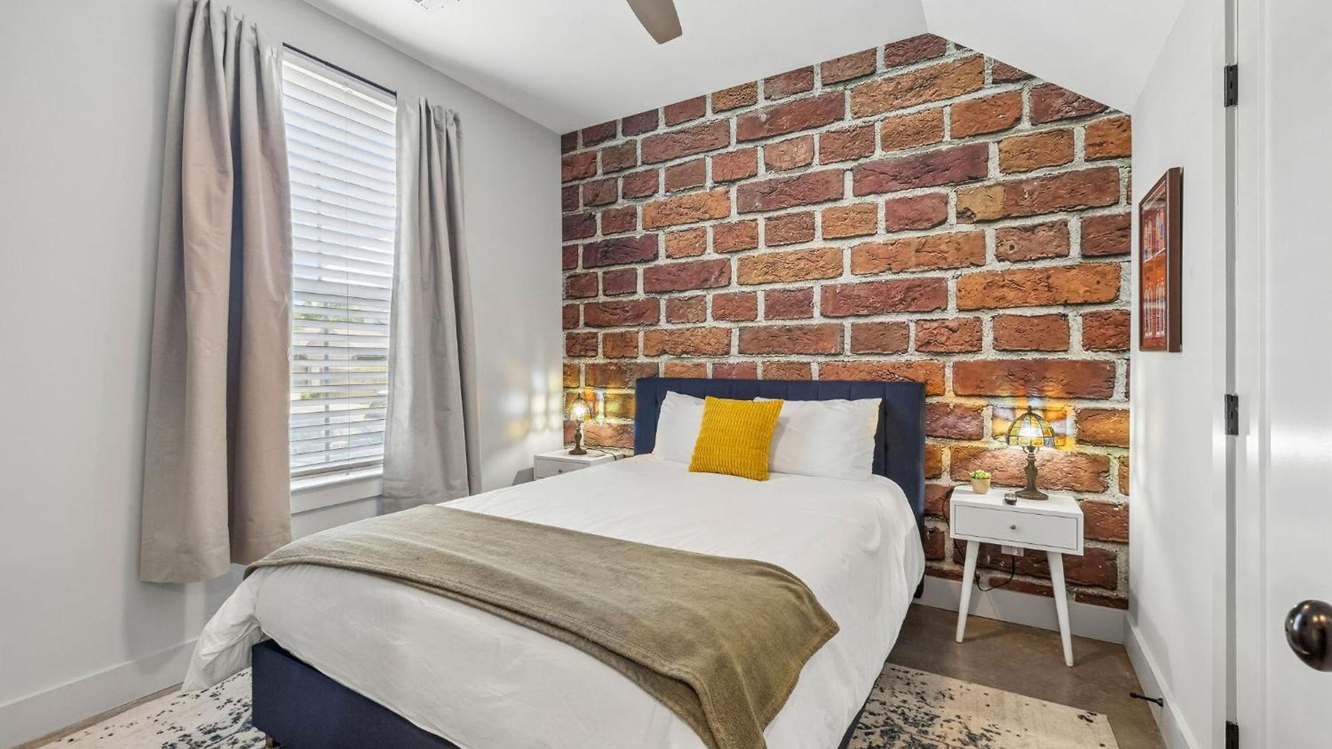 Holiday home Some Things Just Go Better Together Sleeps 20