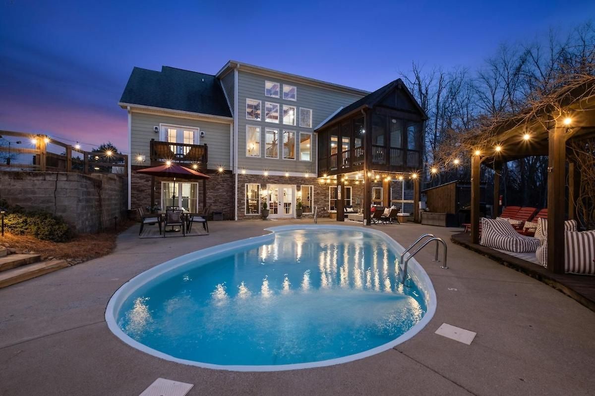 Cedar Peak - Pool Hot Tub & Gym Sleeps 24