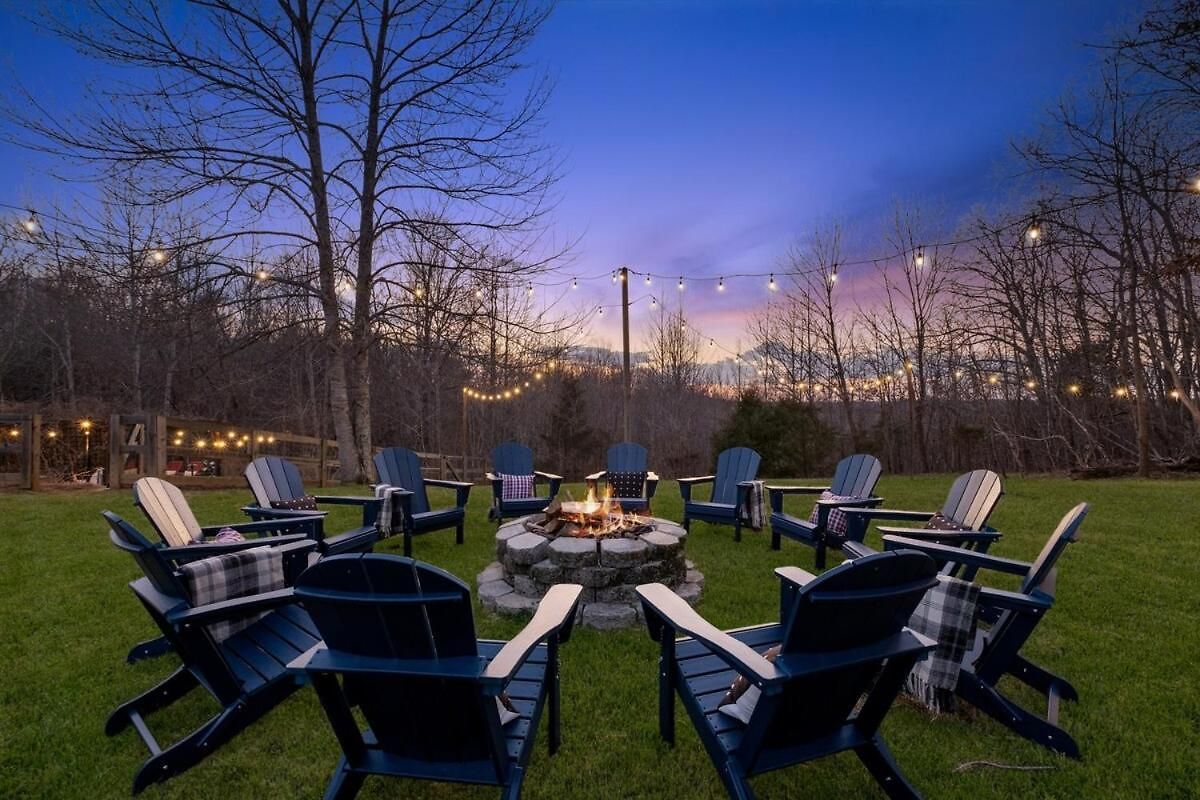 Cedar Peak - Pool Hot Tub & Gym Sleeps 24 Holiday home