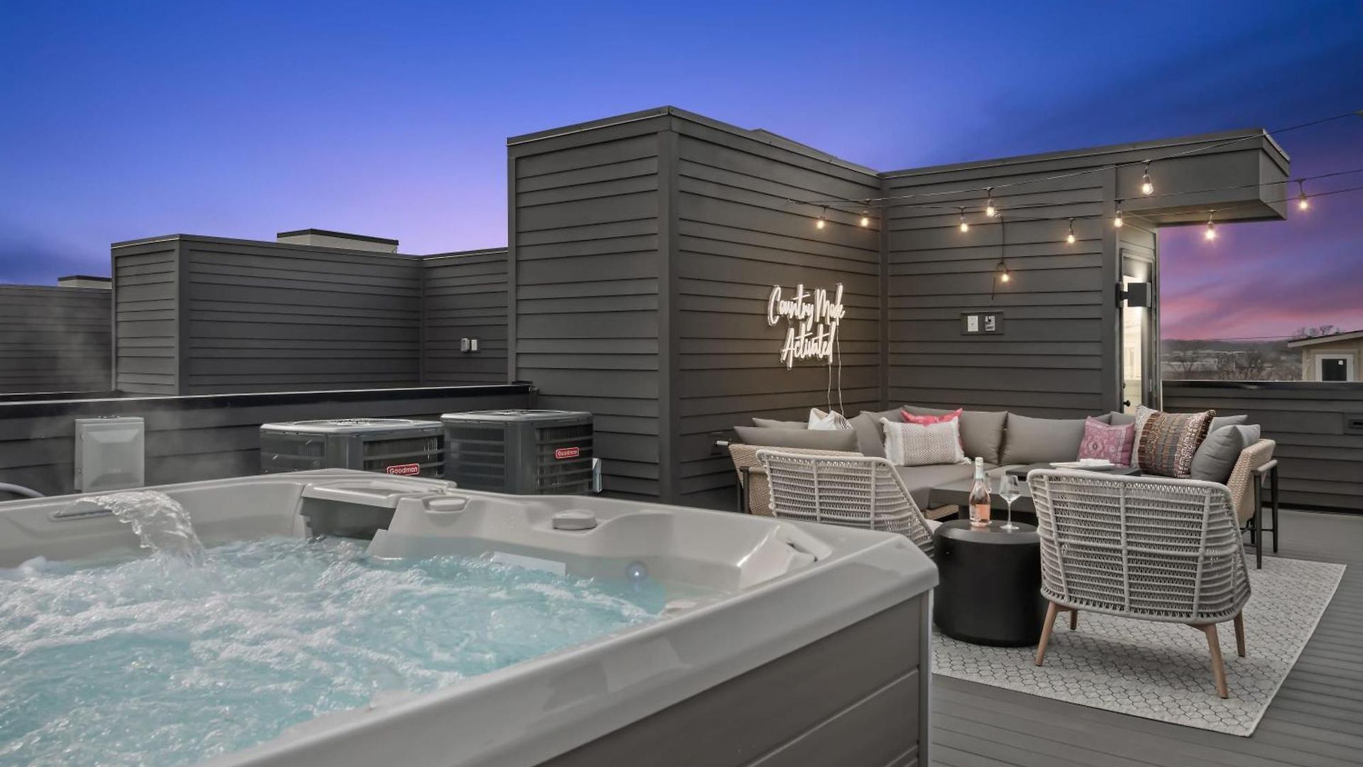 The Hubb House - Relaxing Rooftop Hot Tub * Nashville