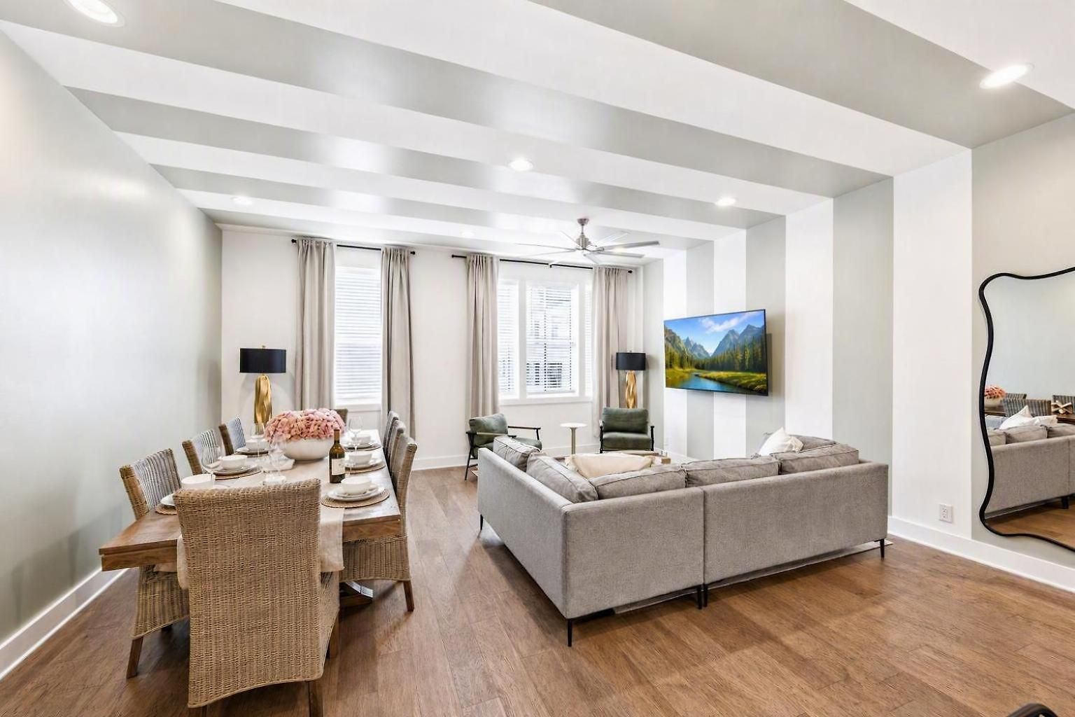 Rooftop Deck Townhome Sleeps 12 Near Geodis Park Holiday home *