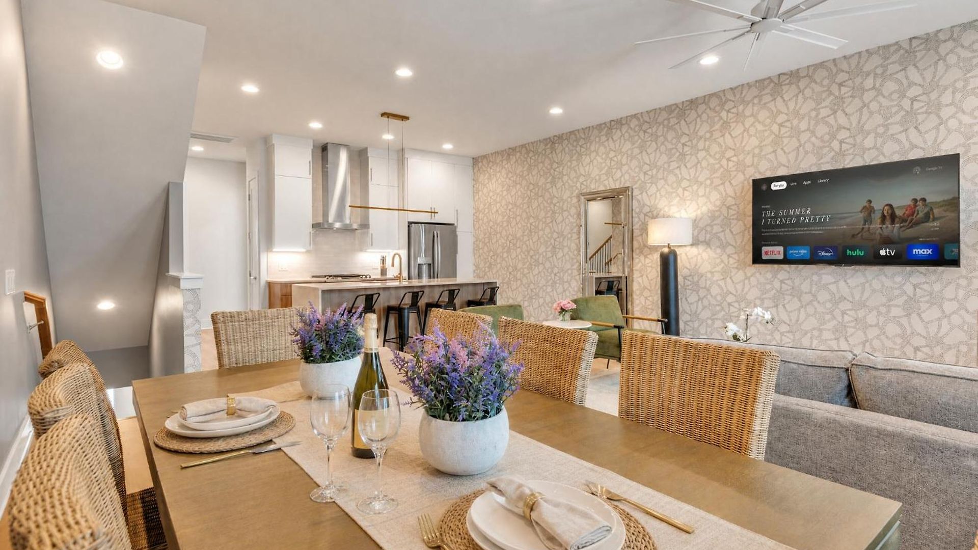 Pet-friendly House Sleeps 12 Near Geodis Park *