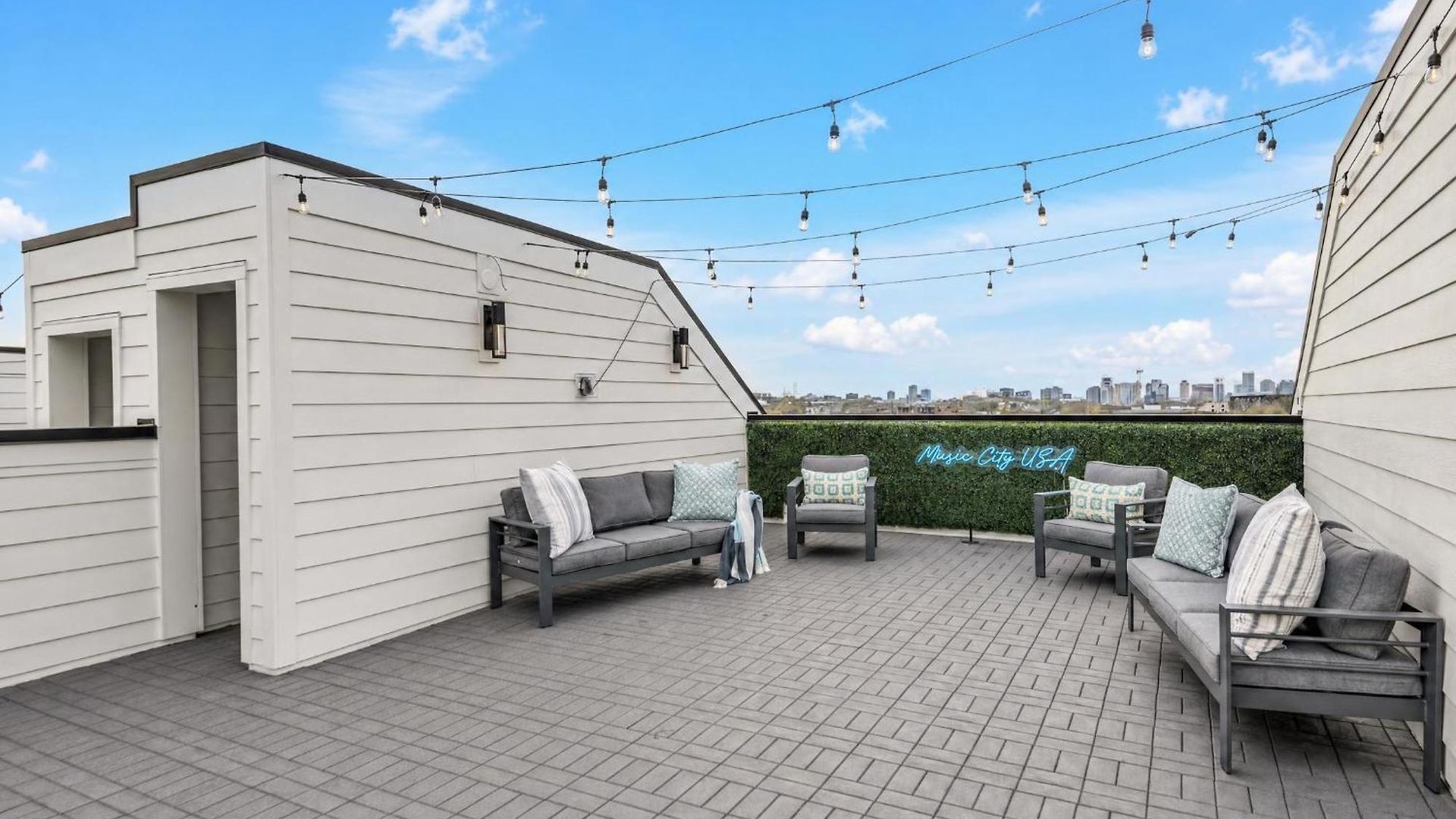 Holiday home Pet-friendly House Sleeps 12 Near Geodis Park Nashville