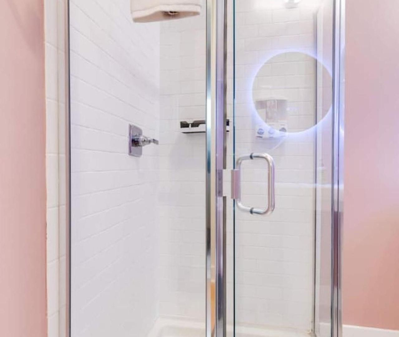 Funk House. Mins To Broadway. Parking Holiday home Nashville