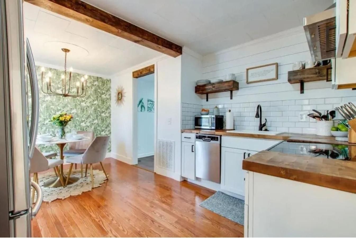 1947 Rustic Farmhouse. East Nash. Mins To Broadway
