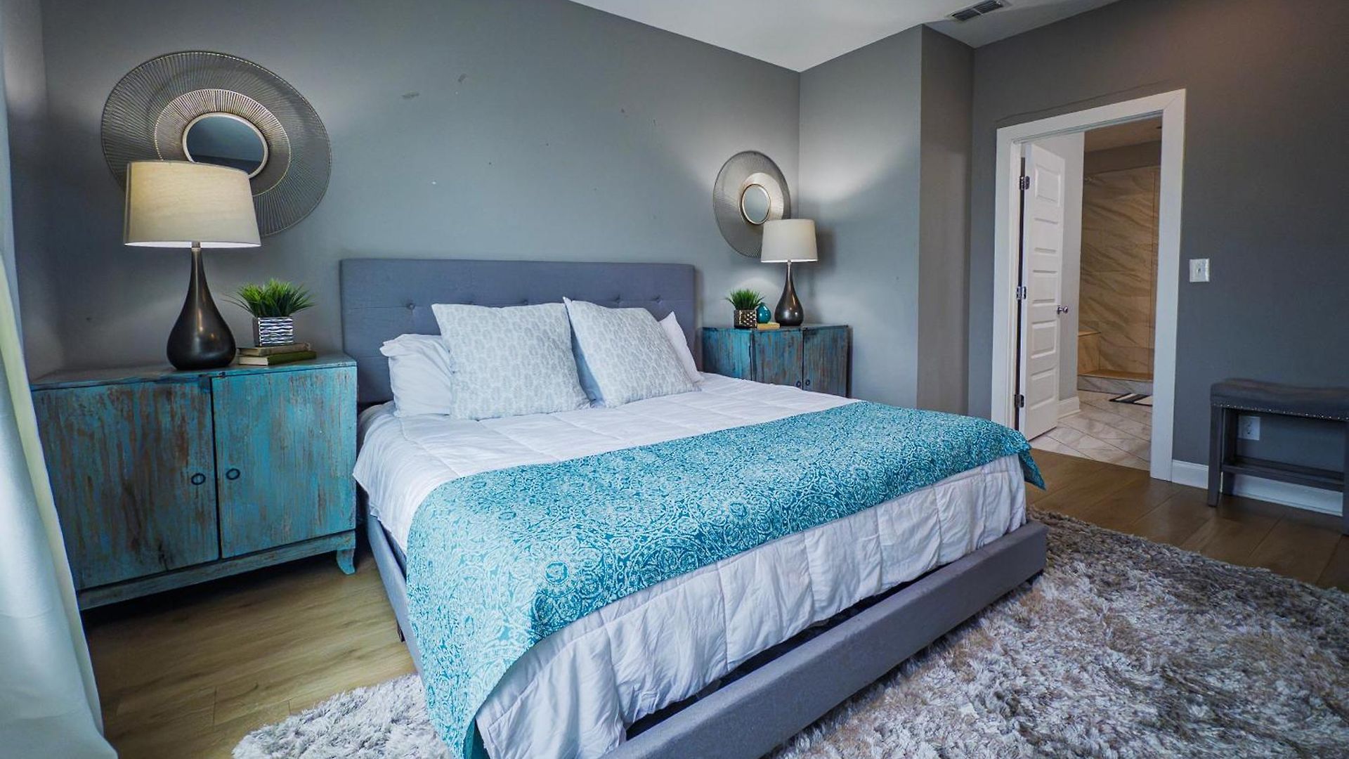 Beautiful Modern Townhome In For Groups & Families