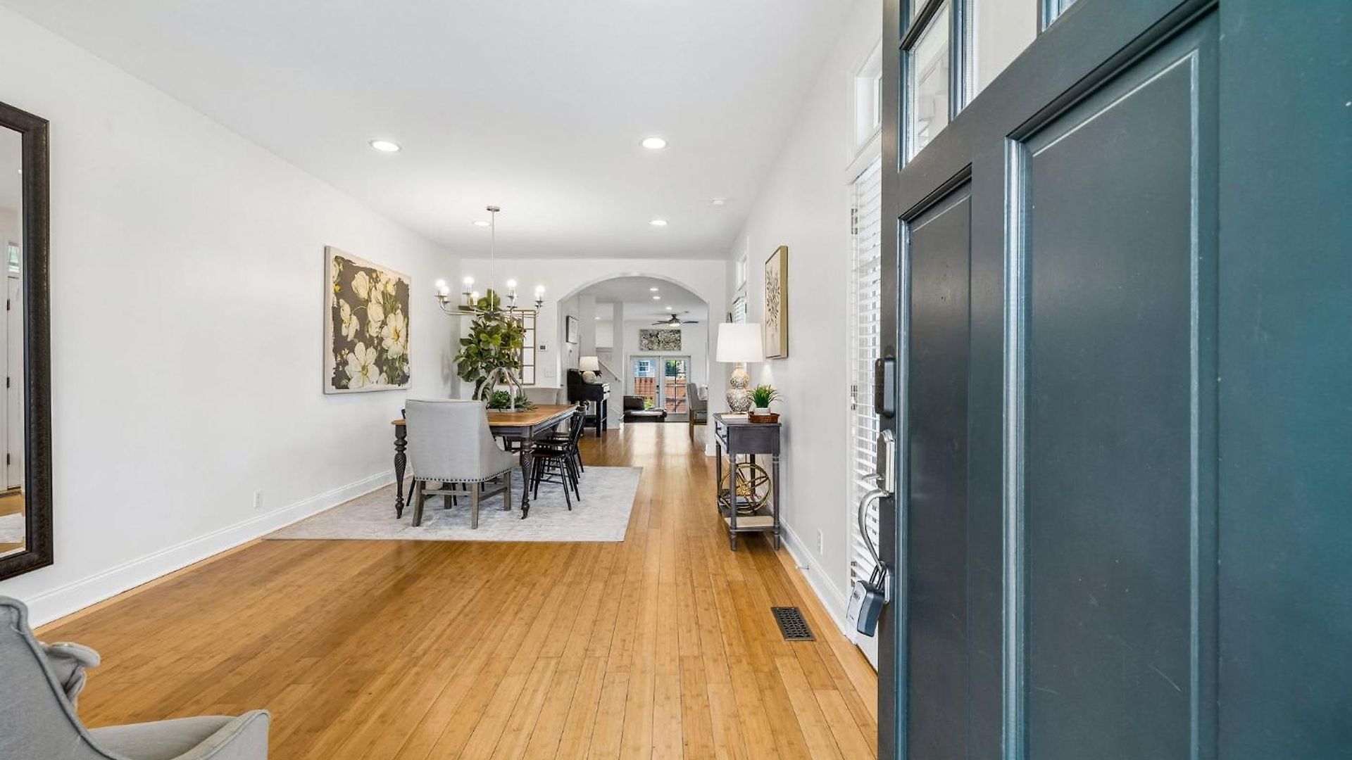 Spacious Townhouse W Exclusive Backyard * Nashville