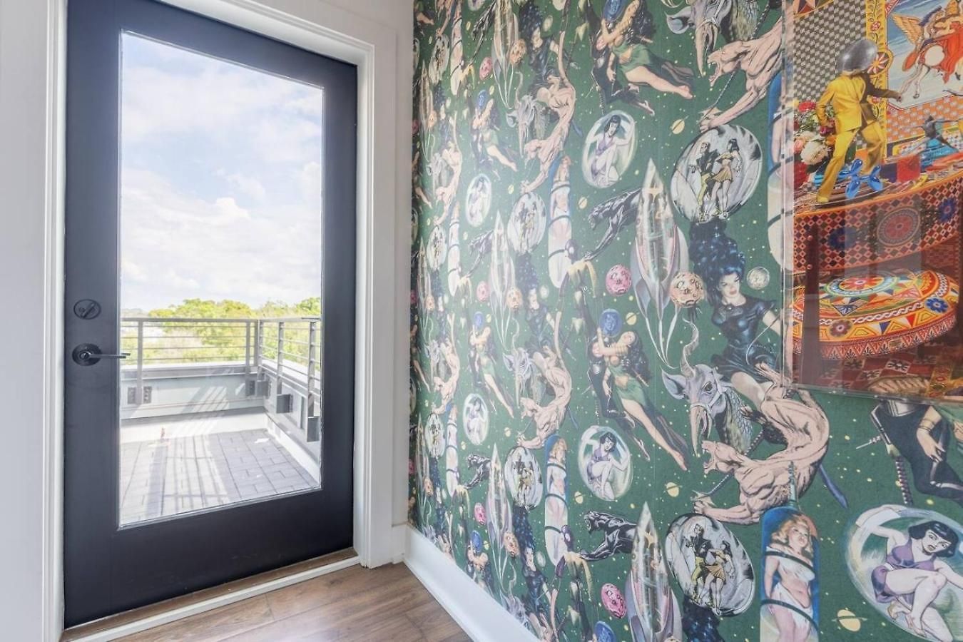 Luxury Downtown Views - Rooftop - Hot Tub - Garage