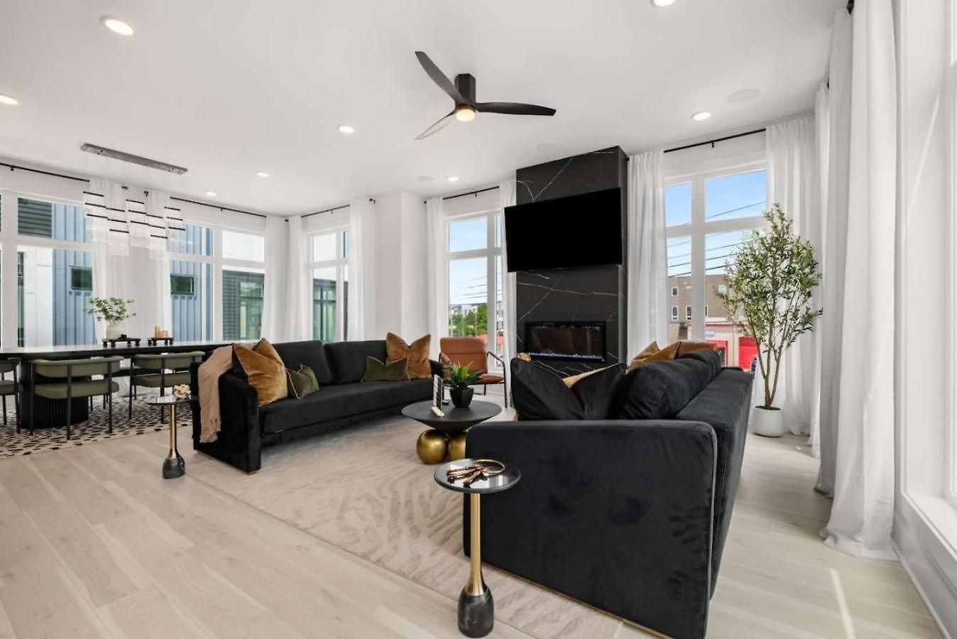 Luxury Living At Velvet And Vinyl Rooftop 6 Beds Holiday home Nashville