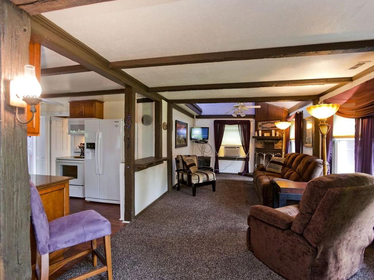 Beautiful Waterfront Vacation Close To Opryland In Nashville, Tennessee * Nashville