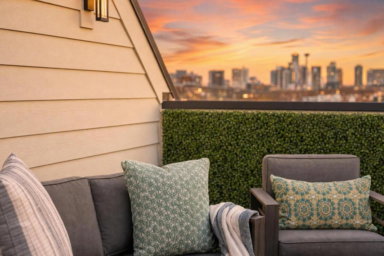 Holiday home 2 Rooftop Homes - Sleeps 24 - Near Geodis Park