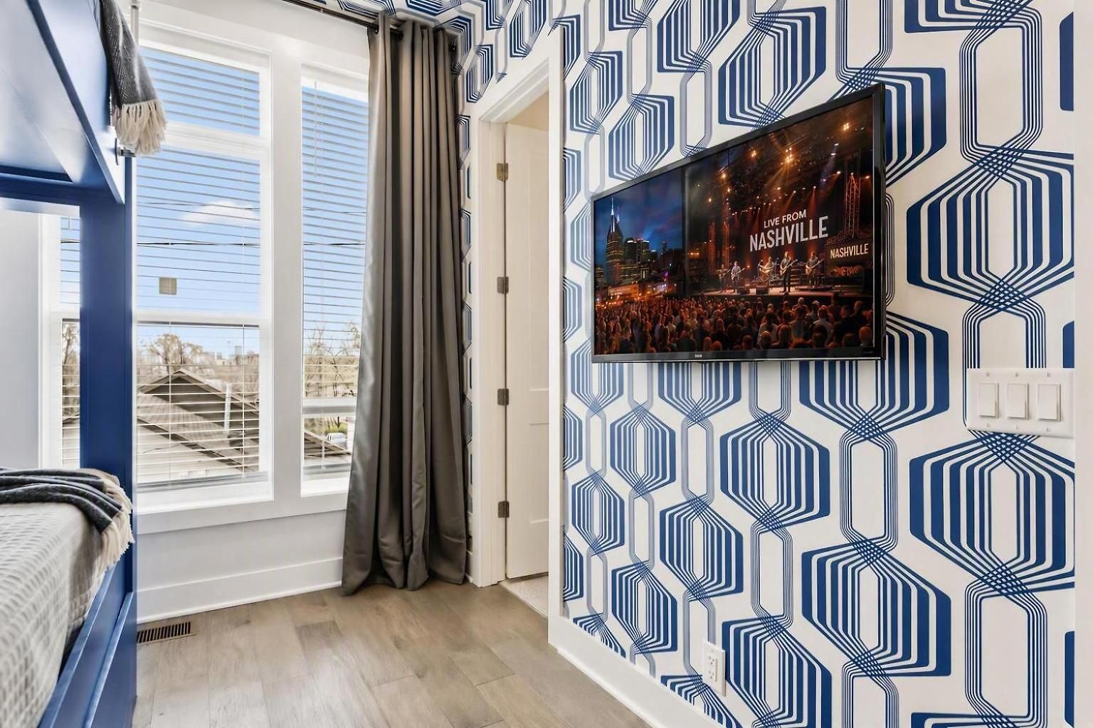 Holiday home Rooftop Deck Townhome Sleeps 12 Near Geodis Park *