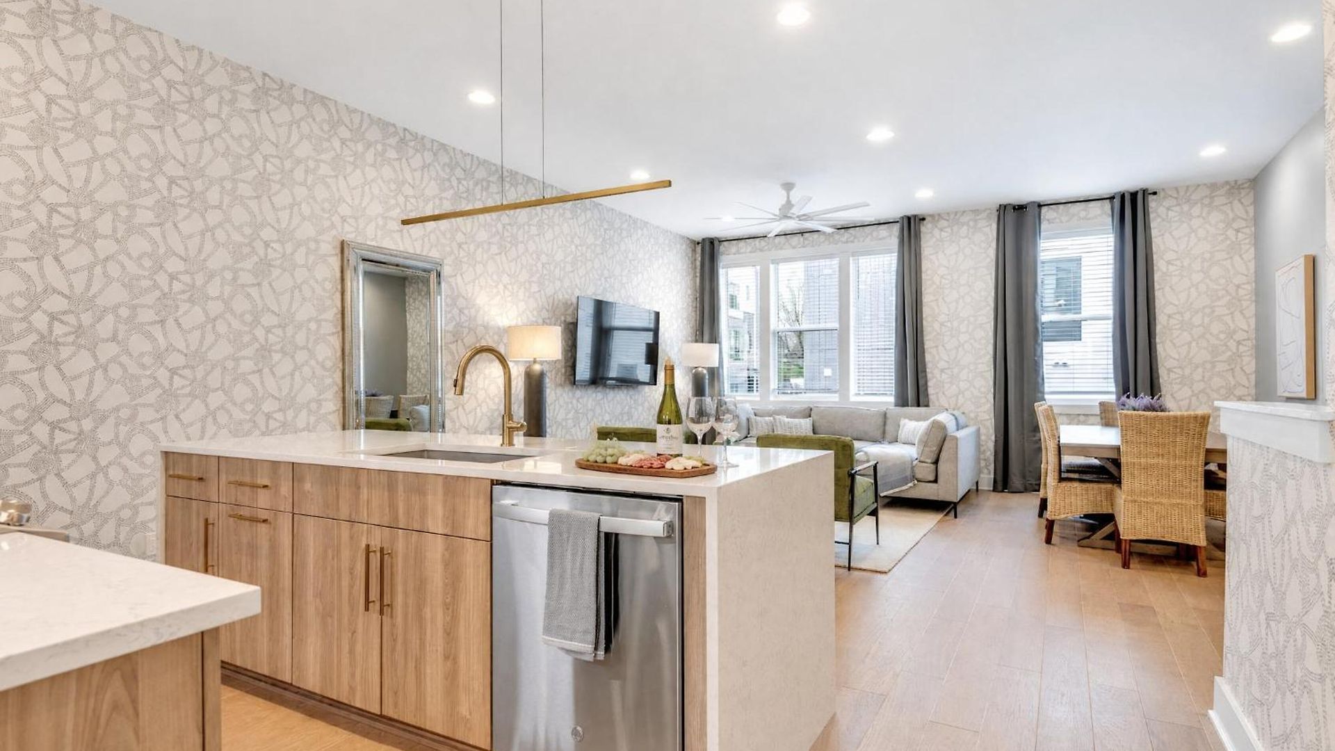 Pet-friendly House Sleeps 12 Near Geodis Park * Nashville