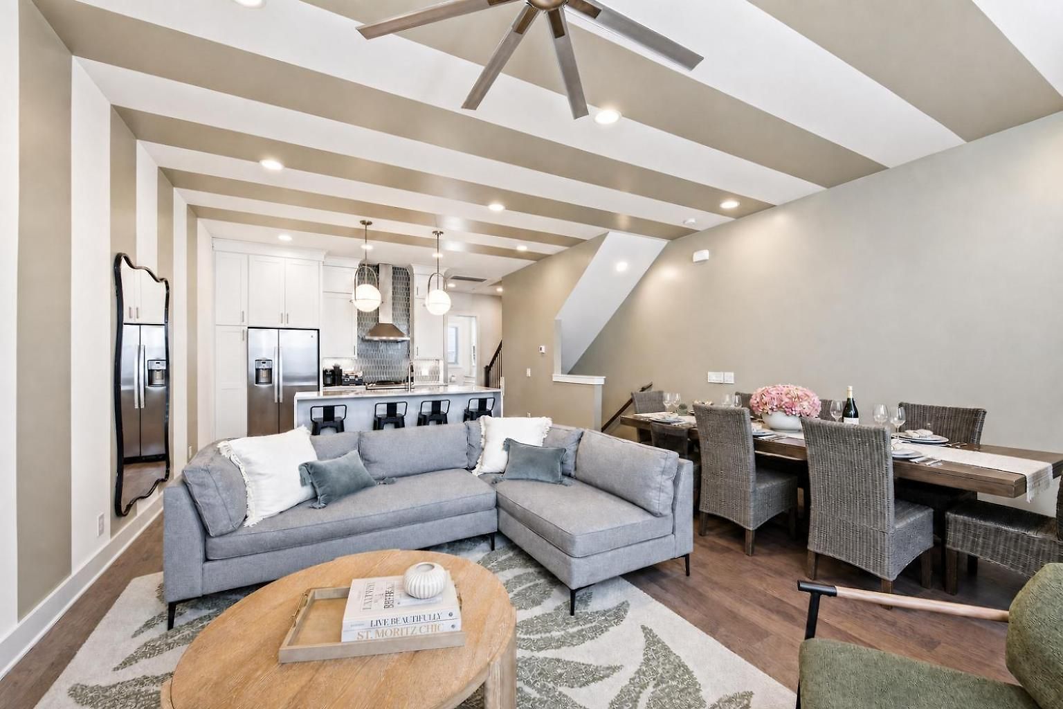 Rooftop Deck Townhome Sleeps 12 Near Geodis Park Holiday home