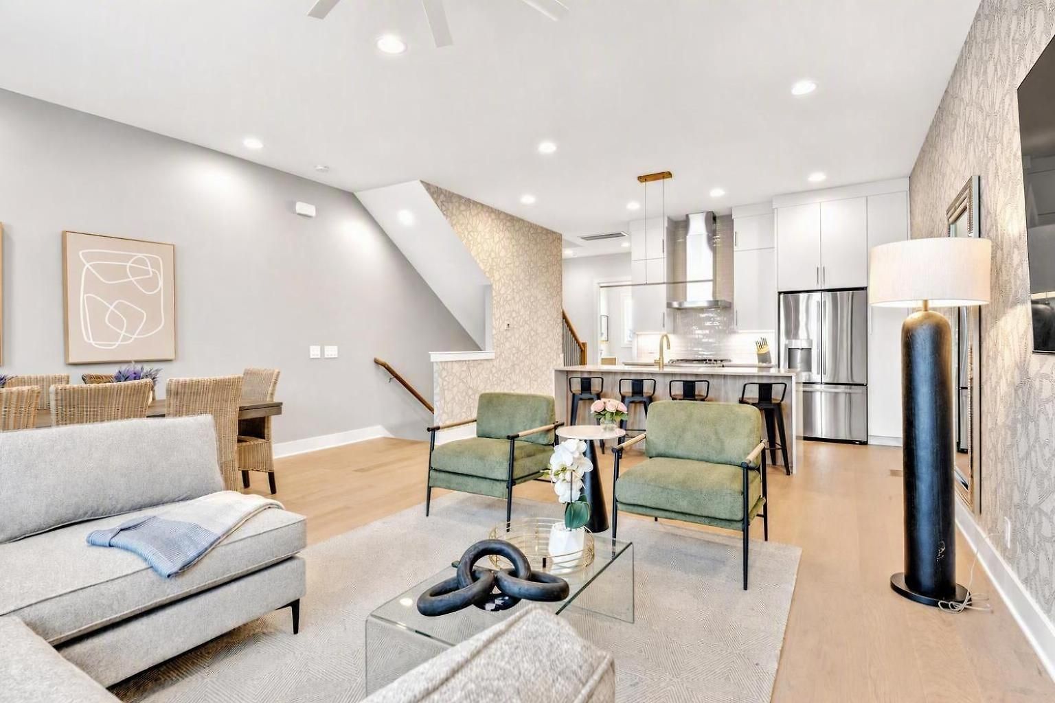 Holiday home 2 Rooftop Homes - Sleeps 24 - Near Geodis Park *