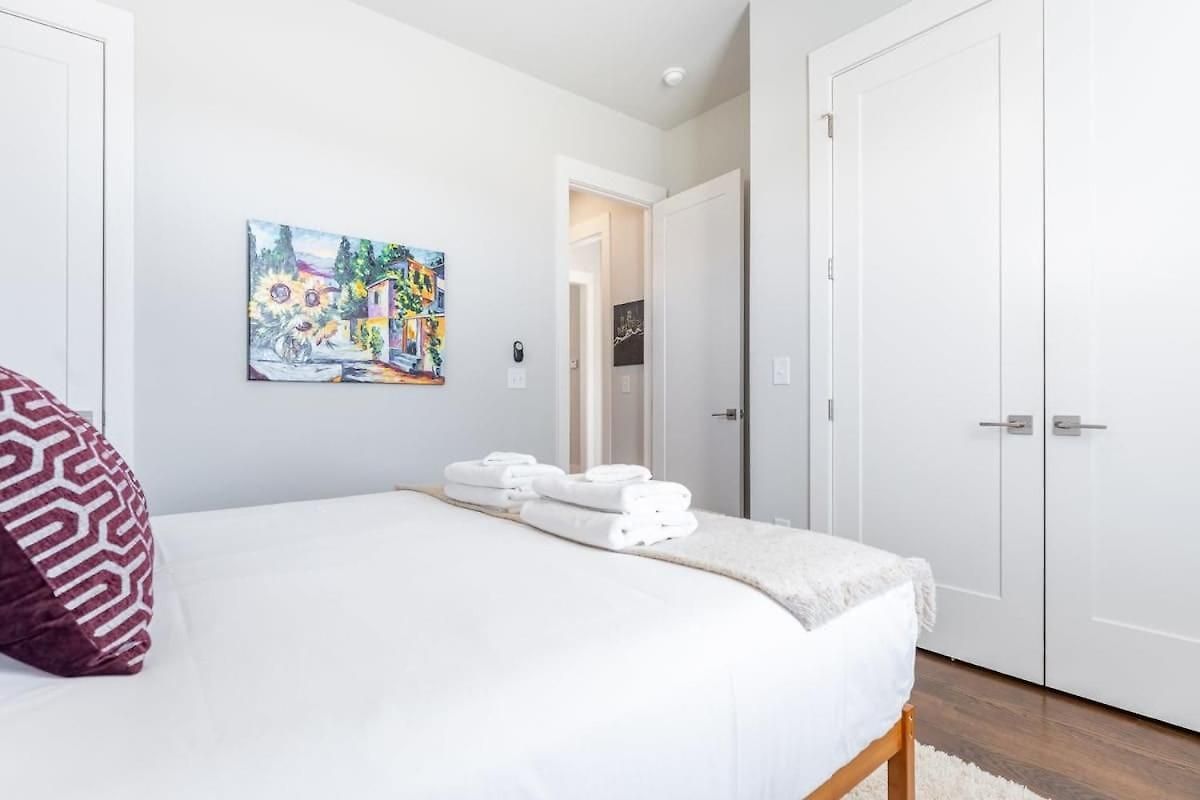 Holiday home 4br East - Walk To Bars & Restaurants *
