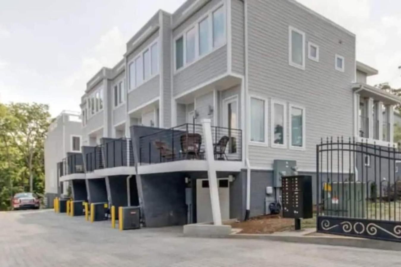 Funk House. Mins To Broadway. Parking * Nashville